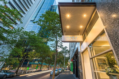 Mantra 100 Exhibition - Hotels Melbourne 6