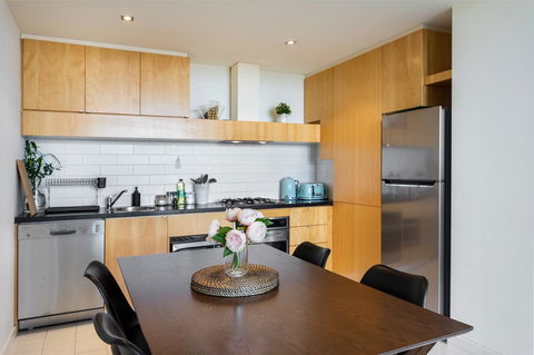 La Maison - Great View, Free Parking, Pool, Gym, Perfectly Located 2BR Apartment - Hotels Melbourne 12
