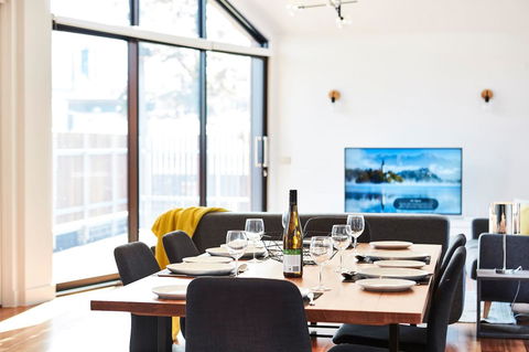 Richmond Â· 3 Level Architecturally Designed Richmond House - Hotels Melbourne 4