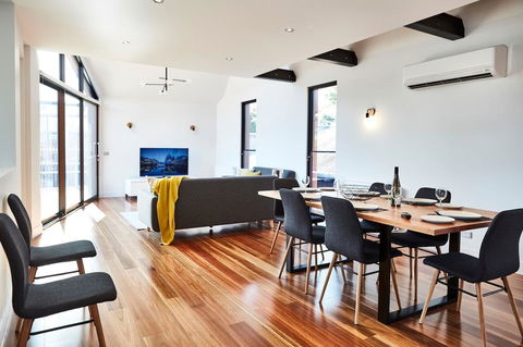 Richmond Â· 3 Level Architecturally Designed Richmond House - Hotels Melbourne 2
