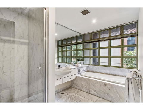 Sophisticated Modern 3 Bed Home In Foodie Paradise - Hotels Melbourne 4