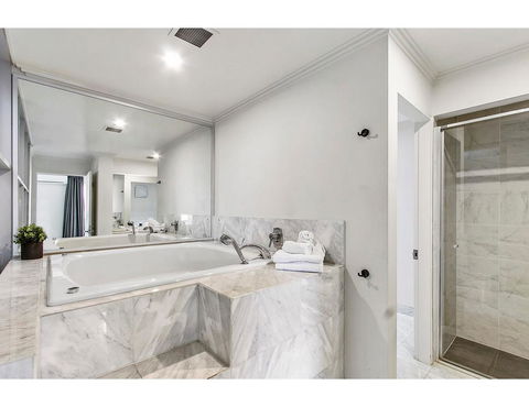 Sophisticated Modern 3 Bed Home In Foodie Paradise - Hotels Melbourne 8