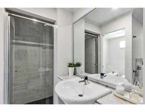 Sophisticated Modern 3 Bed Home In Foodie Paradise - Hotels Melbourne 11