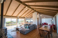 Book Peterborough Accommodation Vacations Hotels Melbourne Hotels Melbourne