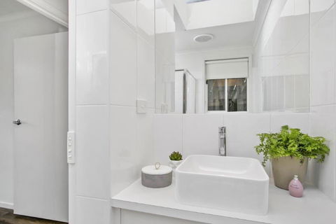 47 Baker Street - Hotels Melbourne 21