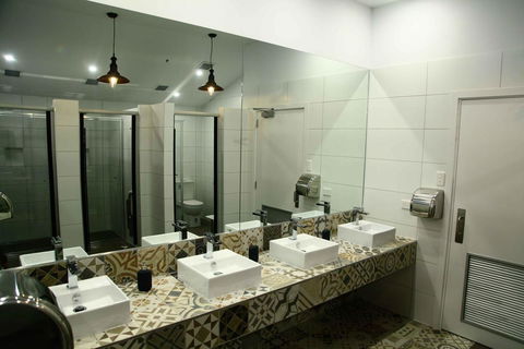 Roamer St Kilda - Formerly Selina St Kilda Melbourne - Hotels Melbourne 9