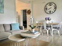 The Wheelhouse - 2BR Waterfront Apt in town