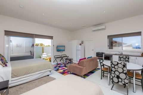 Cottages For Couples - Hotels Melbourne 7