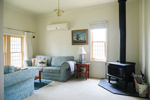 Miss Pym's Cottage - Hotels Melbourne 35