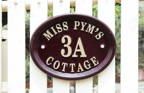 Miss Pym's Cottage - Hotels Melbourne 6