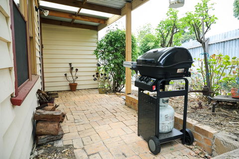 Miss Pym's Cottage - Hotels Melbourne 3