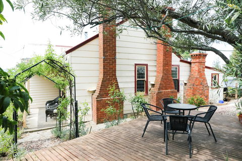 Miss Pym's Cottage - Hotels Melbourne 4