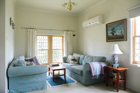 Miss Pym's Cottage - Hotels Melbourne 43