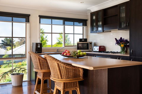 Churchills - Hotels Melbourne 2