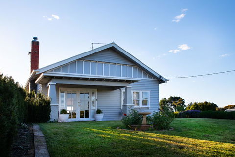 Churchills - Hotels Melbourne 11