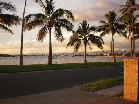 The Carnarvon Luxury Canal Home - Hotels Melbourne 1