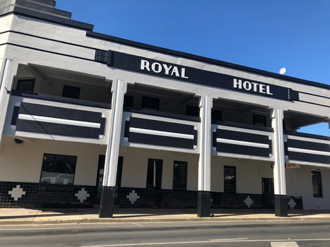 The Royal Hotel, Drouin - Hotels Melbourne 1