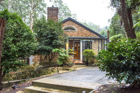 The Stone On The Hill - 3 Bedroom House - Hotels Melbourne 1