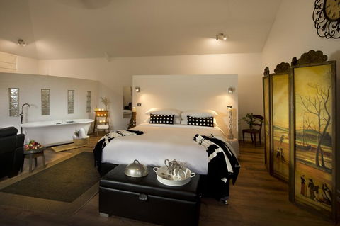 The Villa - Hotels Melbourne 1