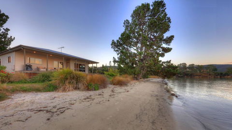 Tides Reach - Hotels Melbourne 1