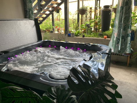 Tranquil Spa Retreat - Hotels Melbourne 1
