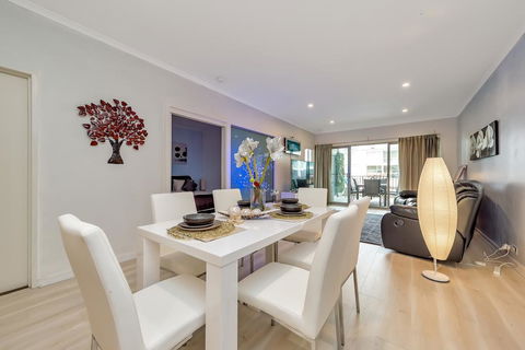 Venetian Canal Apartment-Close To Beaches And Marina - Hotels Melbourne 1