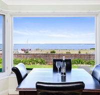 Victor Harbor Beachfront Bliss  WiFi - Hotels Melbourne