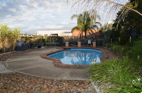 Warwick Motor Inn - Hotels Melbourne 1