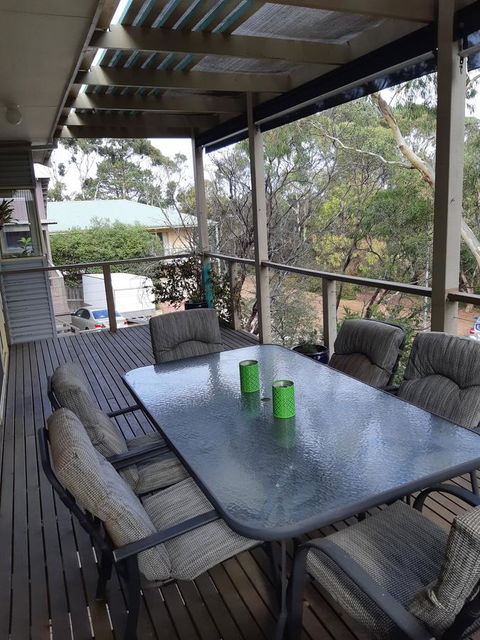 Elevated Holiday House Overlooks Tranquil Wetlands - Hotels Melbourne 9