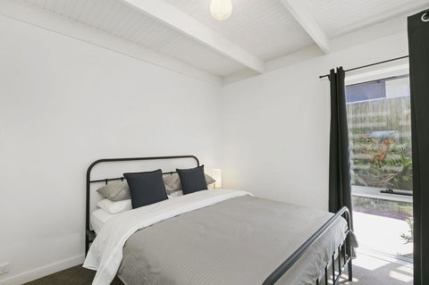 Mysa Anglesea Sleeps 7 WiFi SmartTV Cafes Shops - Hotels Melbourne 8