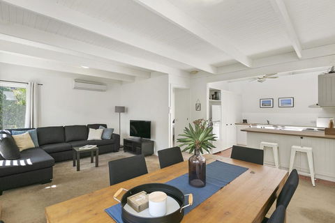 Mysa Anglesea Sleeps 7 WiFi SmartTV Cafes Shops - Hotels Melbourne 4