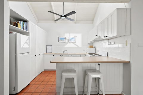 Mysa Anglesea Sleeps 7 WiFi SmartTV Cafes Shops - Hotels Melbourne 3