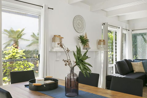 Mysa Anglesea Sleeps 7 WiFi SmartTV Cafes Shops - Hotels Melbourne 1