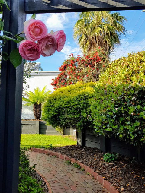 Mysa Anglesea Sleeps 7 WiFi SmartTV Cafes Shops - Hotels Melbourne 15