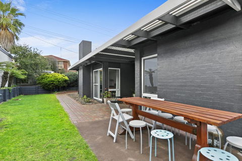 Mysa Anglesea Sleeps 7 WiFi SmartTV Cafes Shops - Hotels Melbourne 13