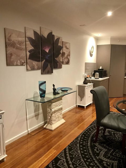 Black Lotus Townhouse - Hotels Melbourne 6