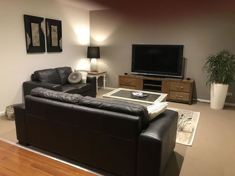 Black Lotus Townhouse - Hotels Melbourne 7