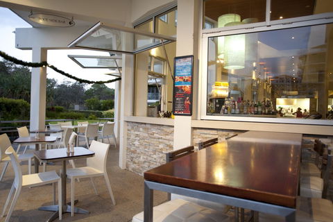 Ramada By Wyndham Marcoola Beach - Hotels Melbourne 24
