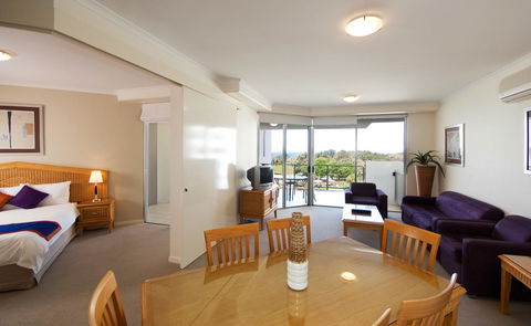 Ramada By Wyndham Marcoola Beach - Hotels Melbourne 30