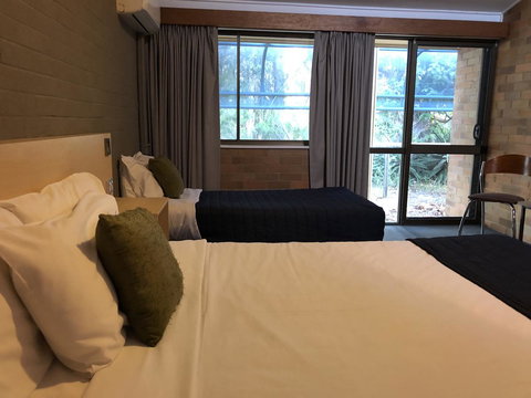 Bribie Island Hotel - Hotels Melbourne 19