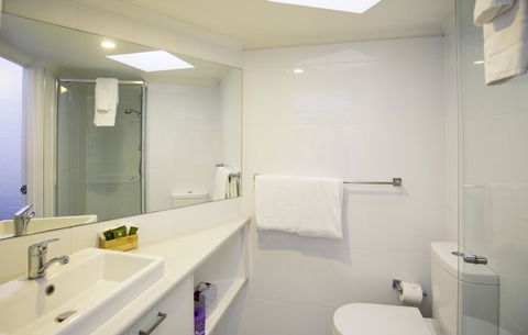 Ocean Breeze Resort - Hotels Melbourne 9