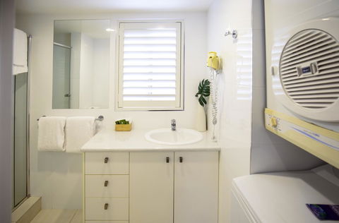 Ocean Breeze Resort - Hotels Melbourne 31