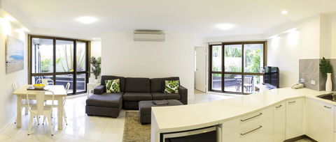 Ocean Breeze Resort - Hotels Melbourne 11