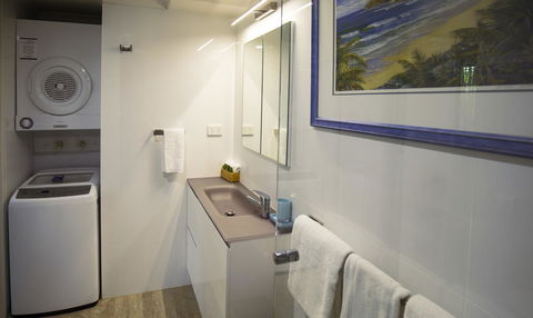 Ocean Breeze Resort - Hotels Melbourne 17