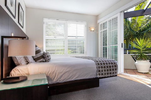 Emerald Noosa - Hotels Melbourne 5