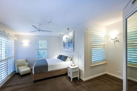 Emerald Noosa - Hotels Melbourne 13