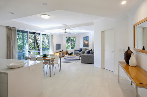 Emerald Noosa - Hotels Melbourne 23