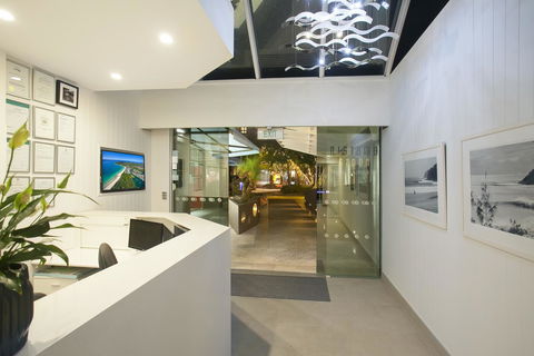 Emerald Noosa - Hotels Melbourne 4