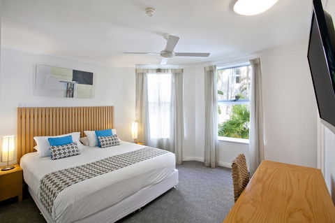 Emerald Noosa - Hotels Melbourne 21