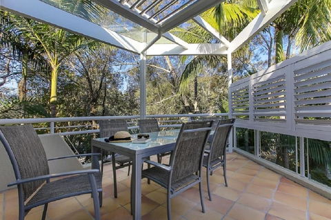 Emerald Noosa - Hotels Melbourne 16